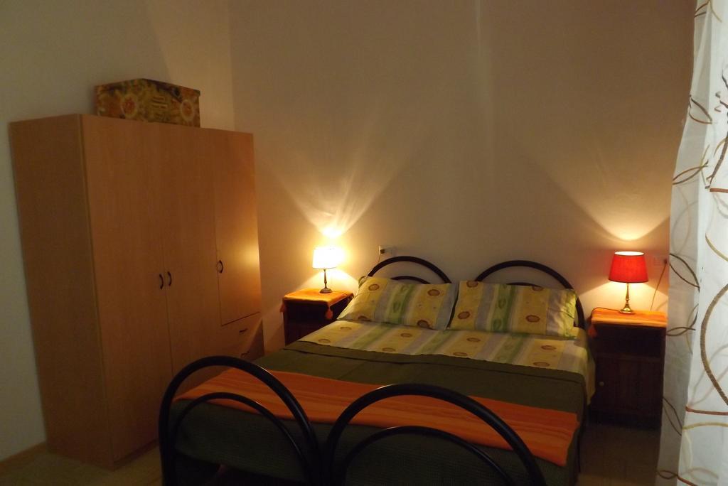 B&B Dei Filosofi Bed And Breakfast Perugia Habitación foto